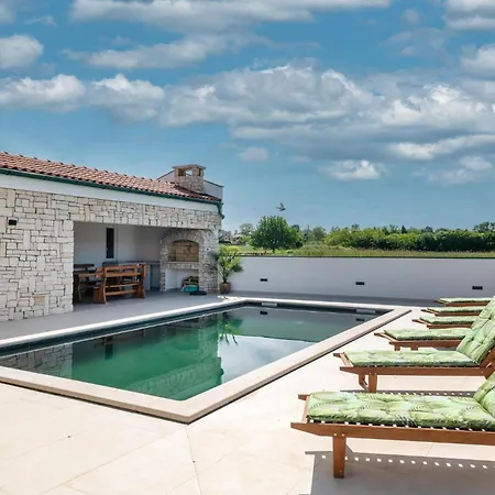 Nyaraló Awesome In With Outdoor Swimming Pool *